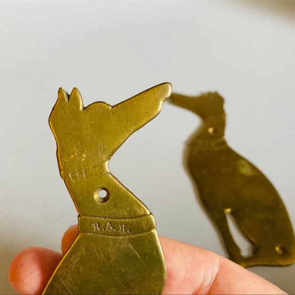 Pair of vintage brass dog/ Doberman wall/door plaques. - Picture 4 of 4